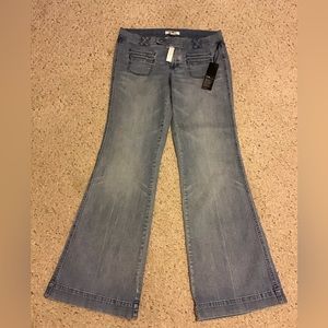 NWOT WHITE HOUSE BLACK MARKET SZ 8 FLARE JEANS NOIR NWT WOMENS